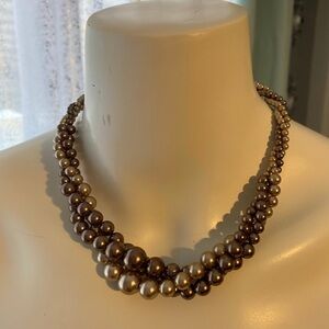 Elegant Pearl Necklace in Brown and Gold